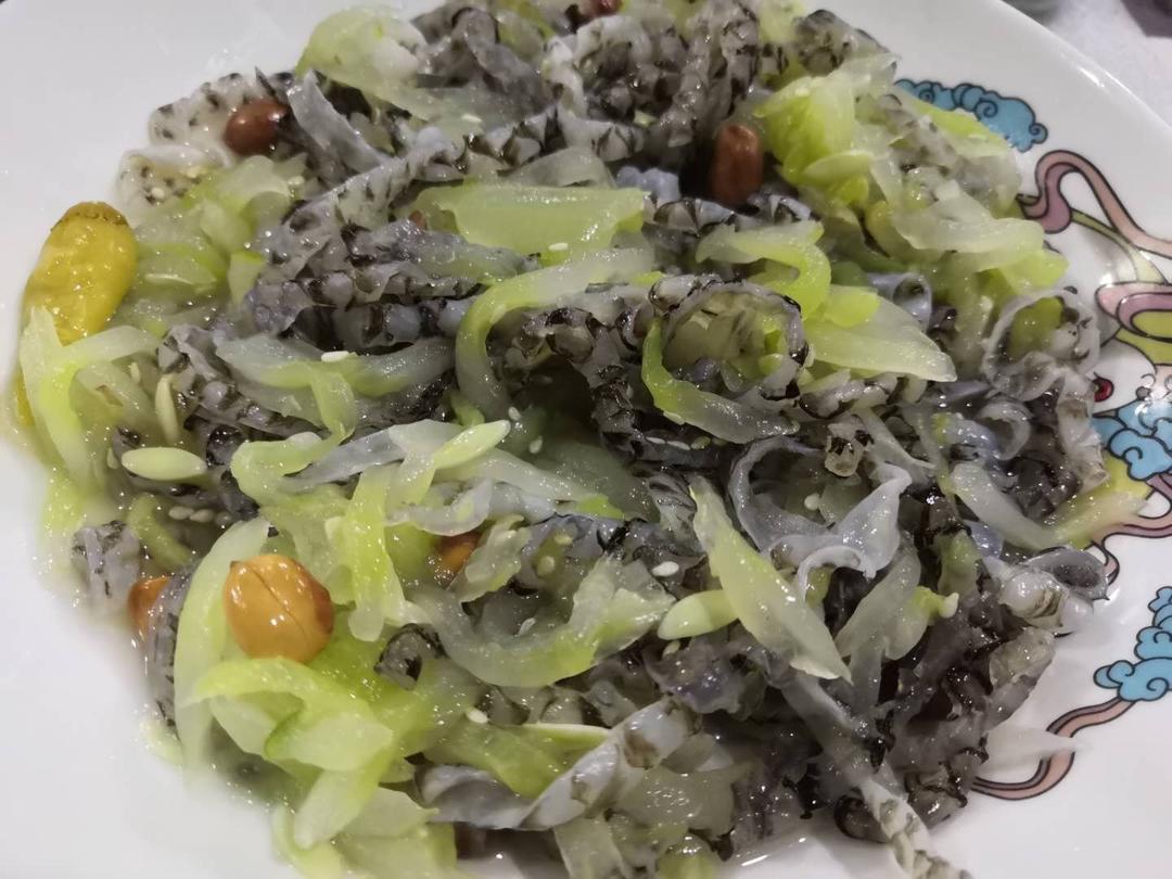 泡椒鱼皮拌青瓜