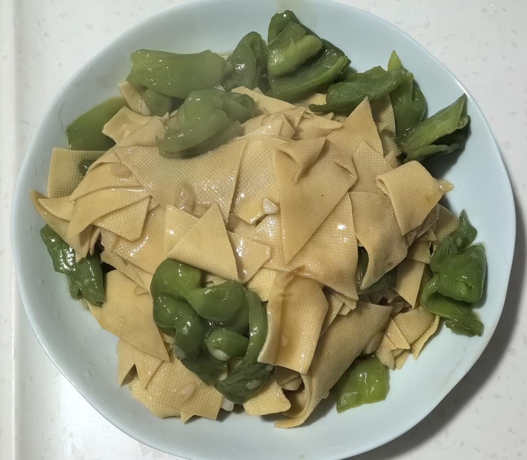 不用厨艺的尖椒干豆腐