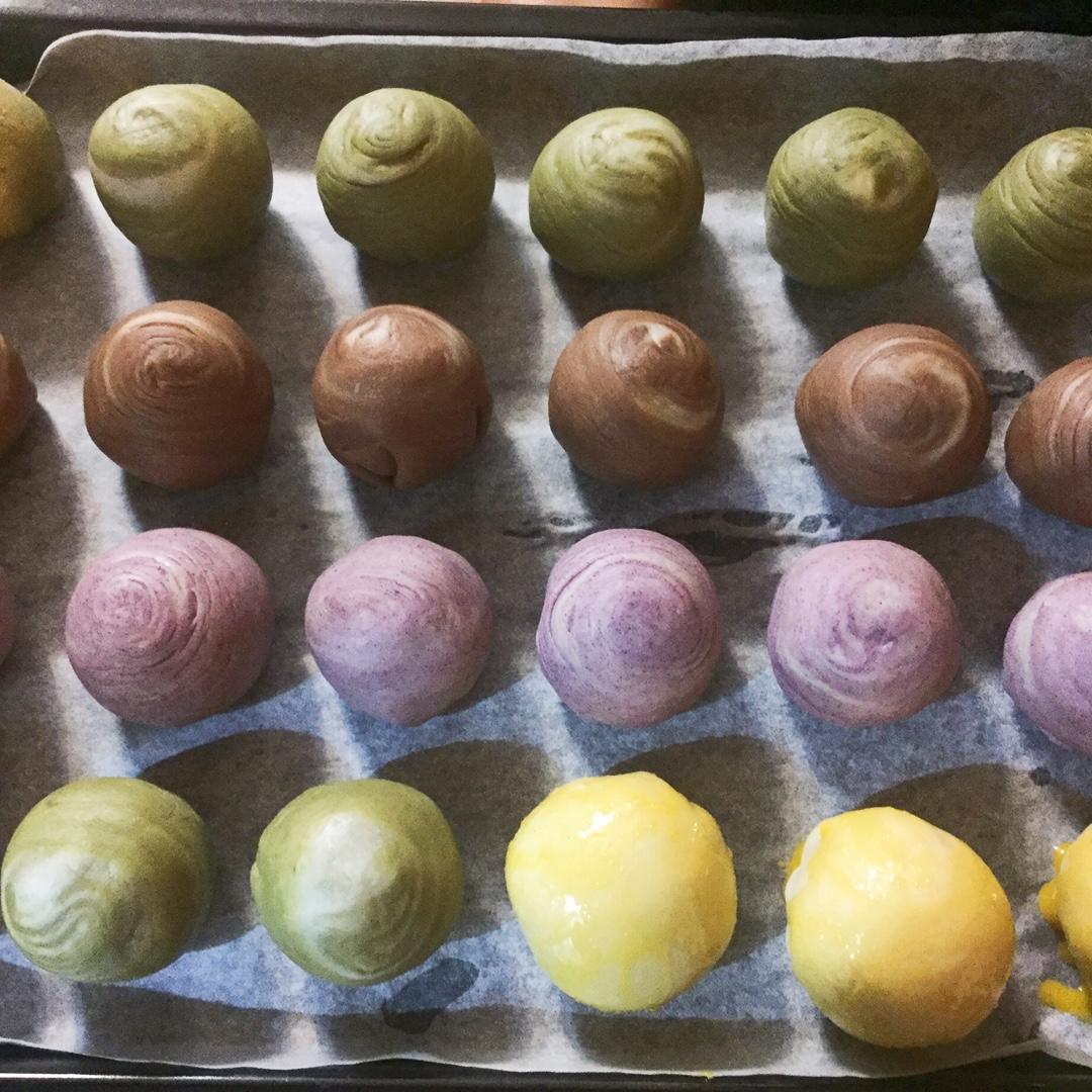 蛋黄酥~紫薯、抹茶、原味~花好月圆，中秋快乐~内附一次做六色蛋黄酥方法~