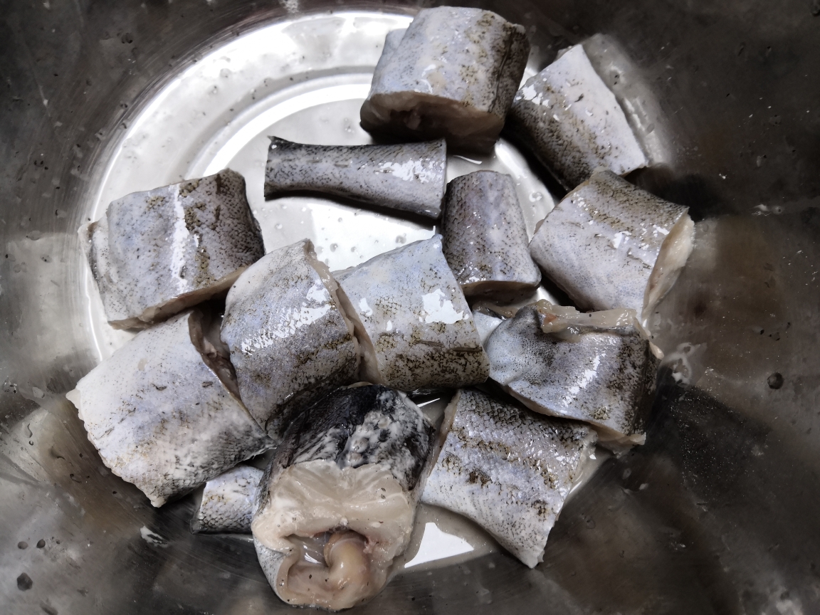 超下饭的鳕鱼炖豆腐的做法 步骤3