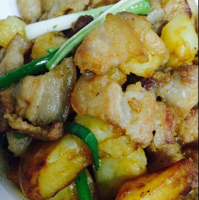 五花肉炒马铃薯