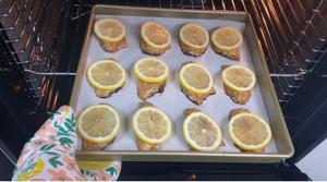 好吃光盘的柠檬蒜香烤鸡翅|简易烤箱美食的做法 步骤5
