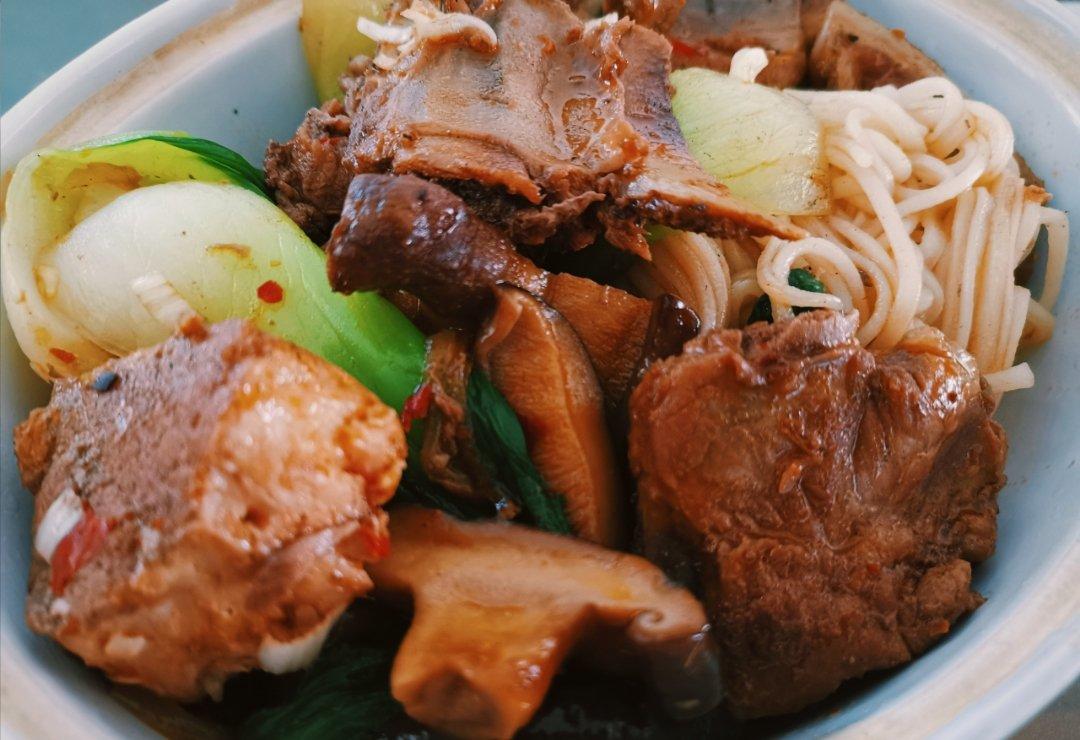 红烧排骨面