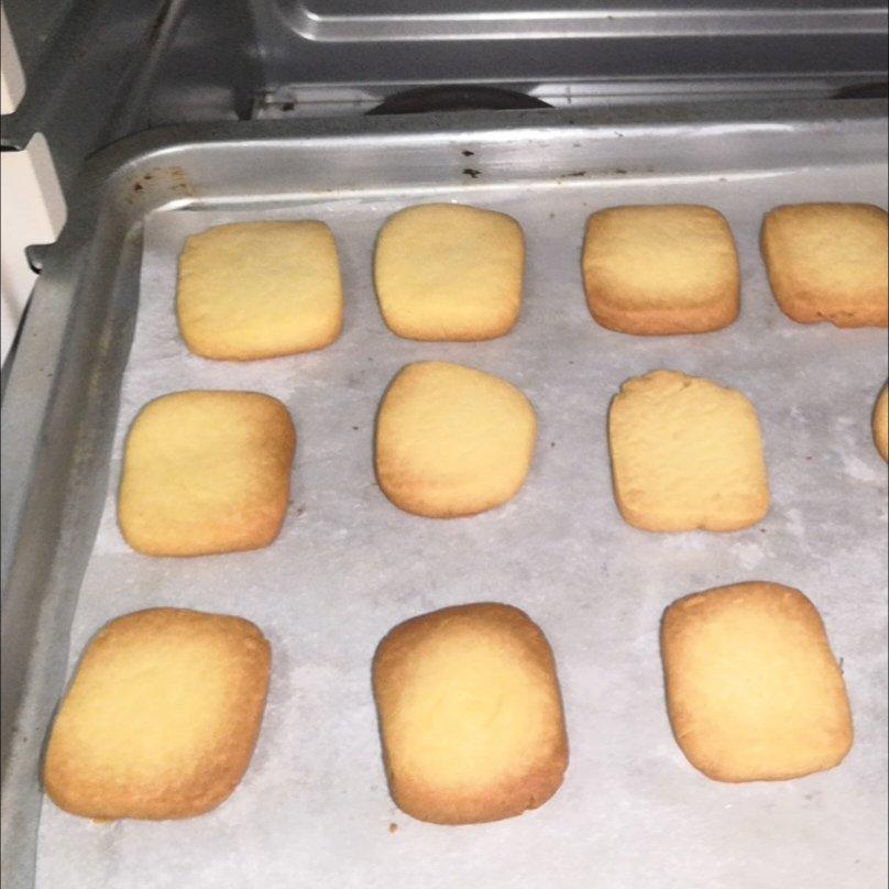 极简风炼奶小饼干