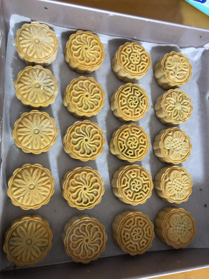 广式月饼——咸蛋黄豆沙月饼（新手版）