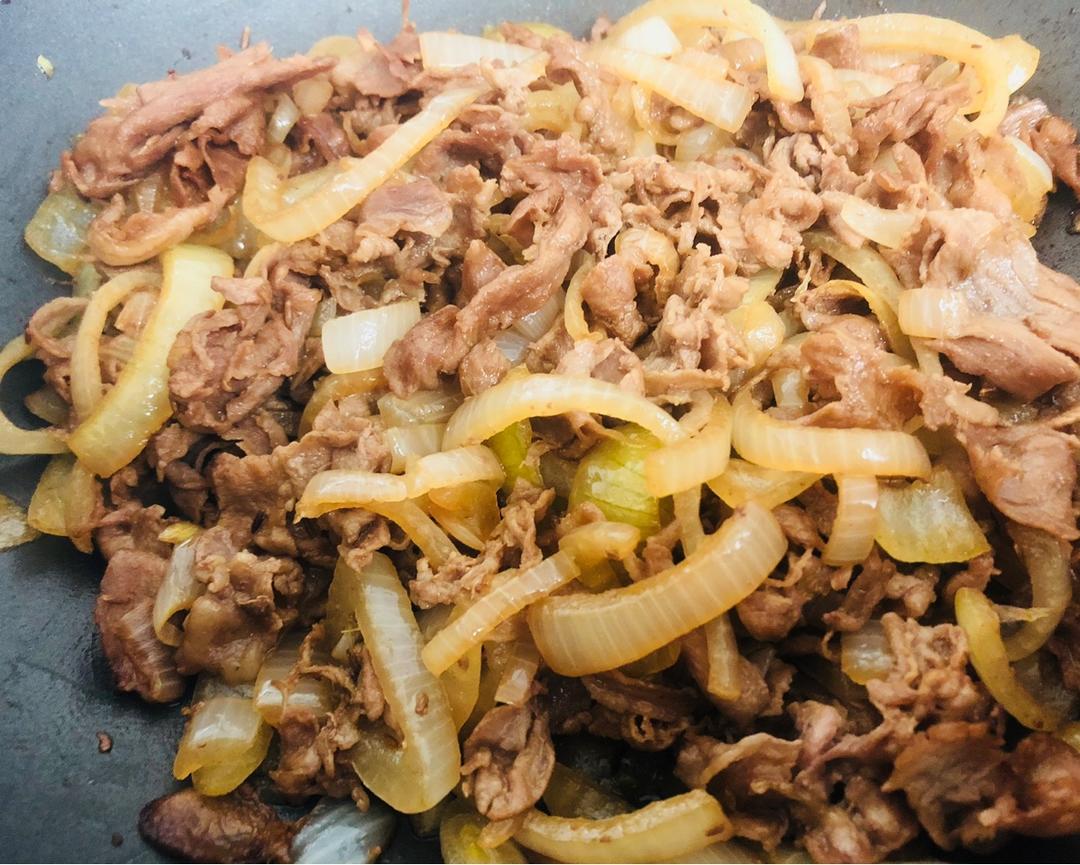洋葱炒羊肉