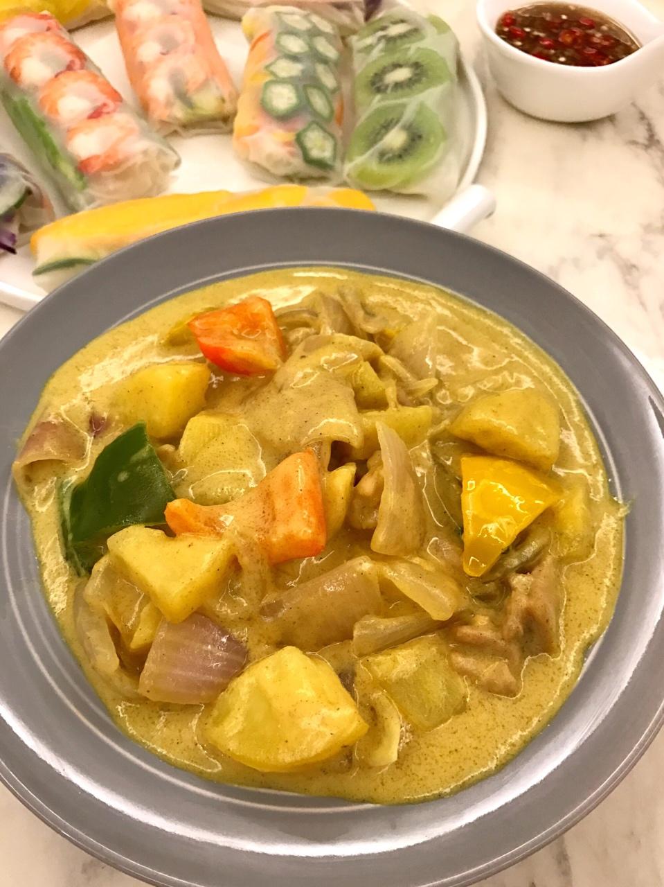 作品 carmimiya做的椰汁咖喱鸡 放椰浆和用鸡腿肉才是完美,完胜外面