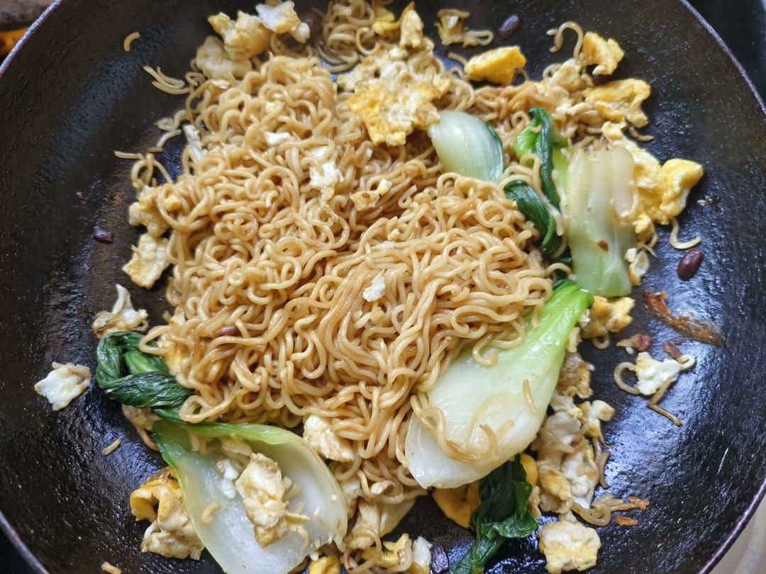 秒杀路边摊的炒方便面