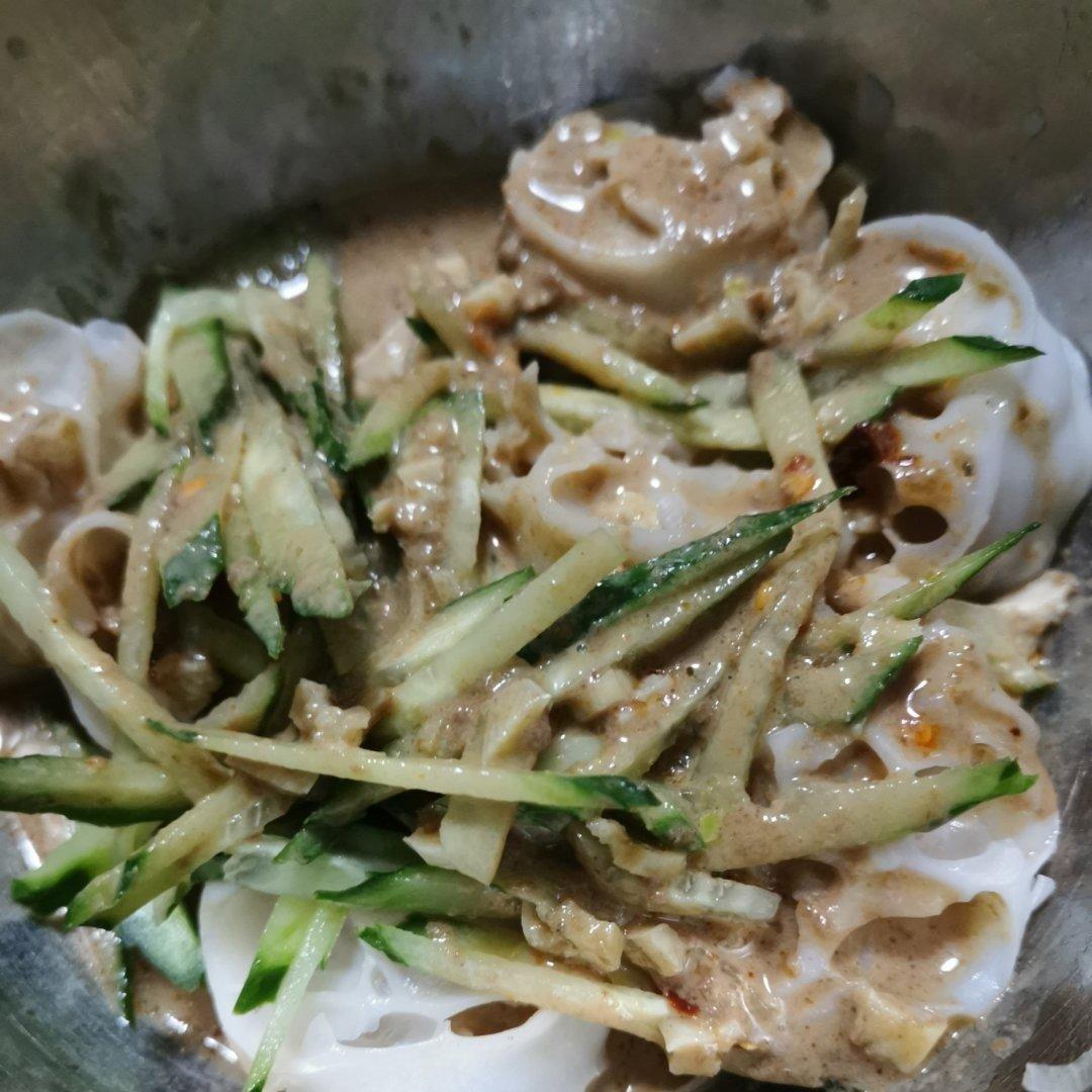 凉拌吸汁面藕