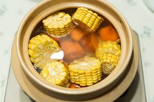 暖身暖胃排骨玉米汤的做法 步骤5