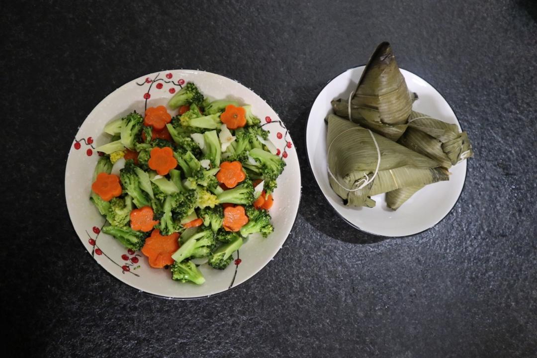 清炒胡萝卜西兰花