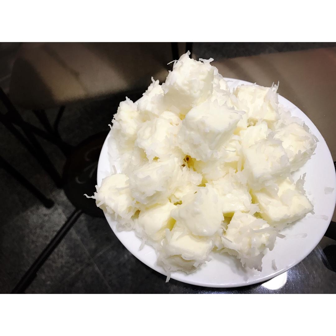 完胜85度C牛奶椰丝小方