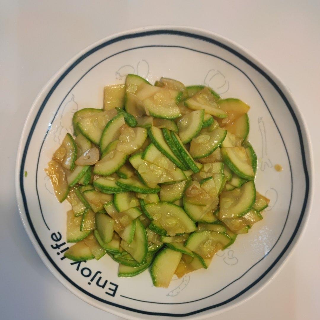 醋溜笋瓜（西葫芦）