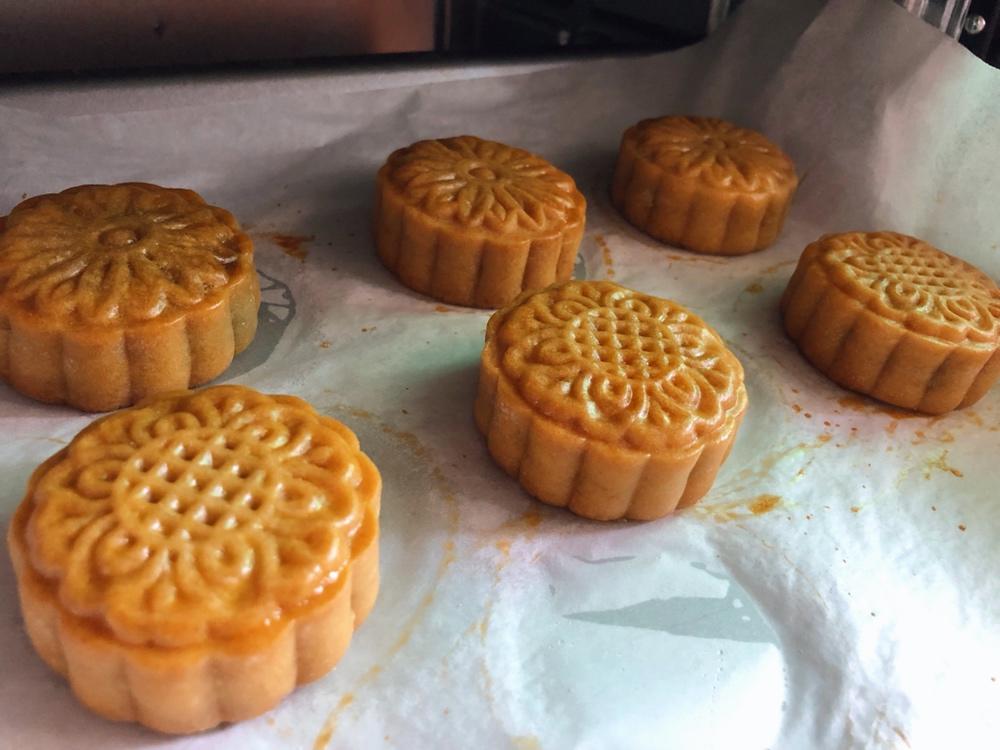 广式莲蓉蛋黄月饼