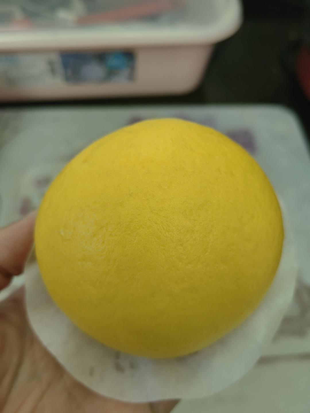 美味的杂粮南瓜奶香馒头