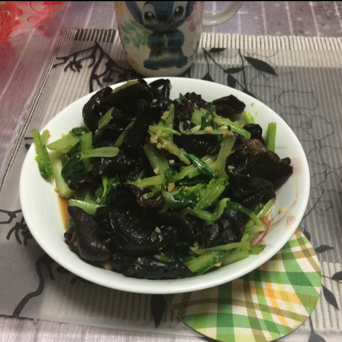 木耳炒小白菜