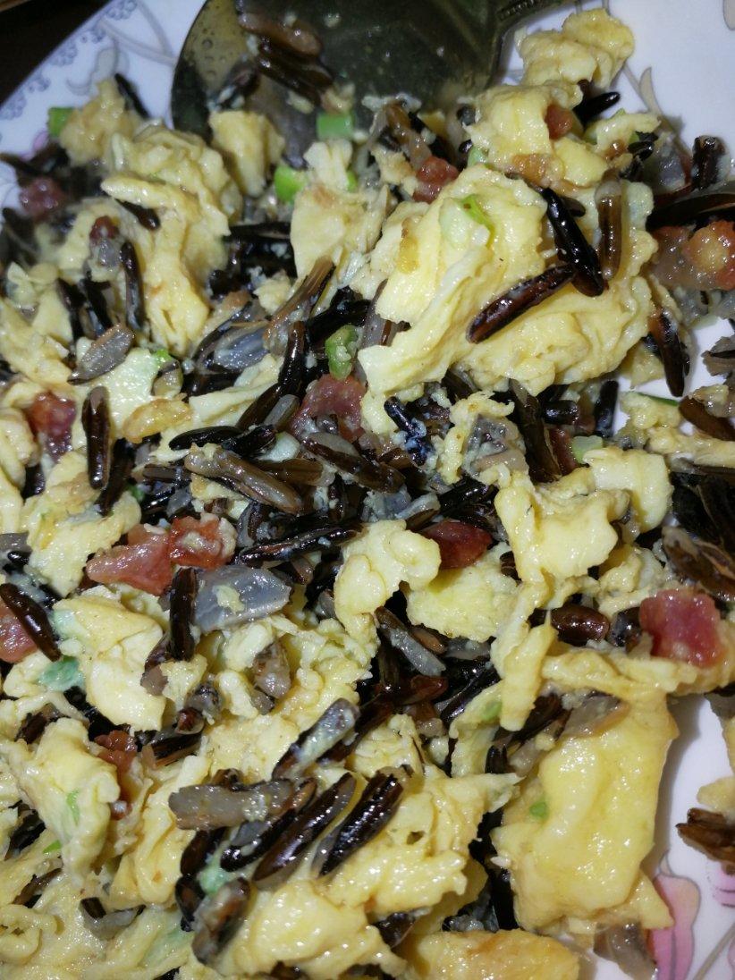 野米炒鸡蛋（美国黑米）