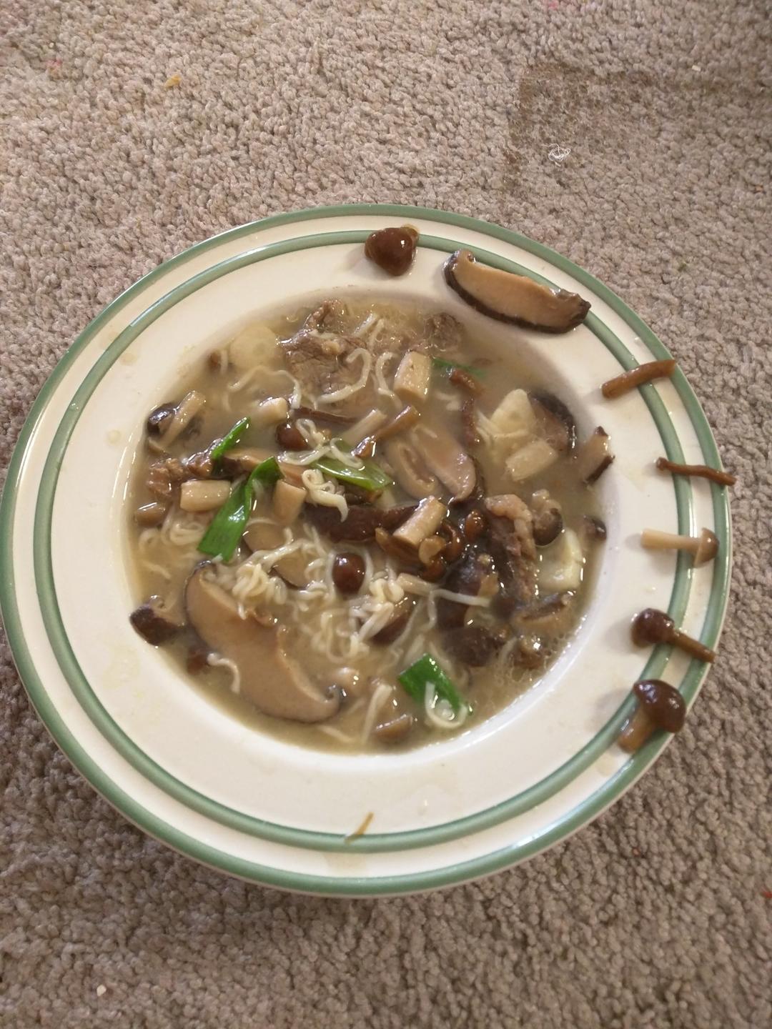 香菇鸡丝面