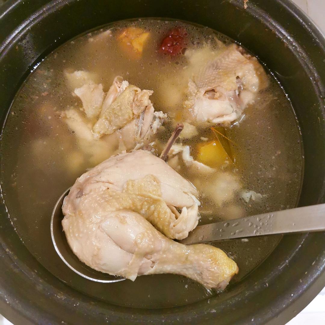 奶奶教的鲜香肥美香菇炖鸡汤