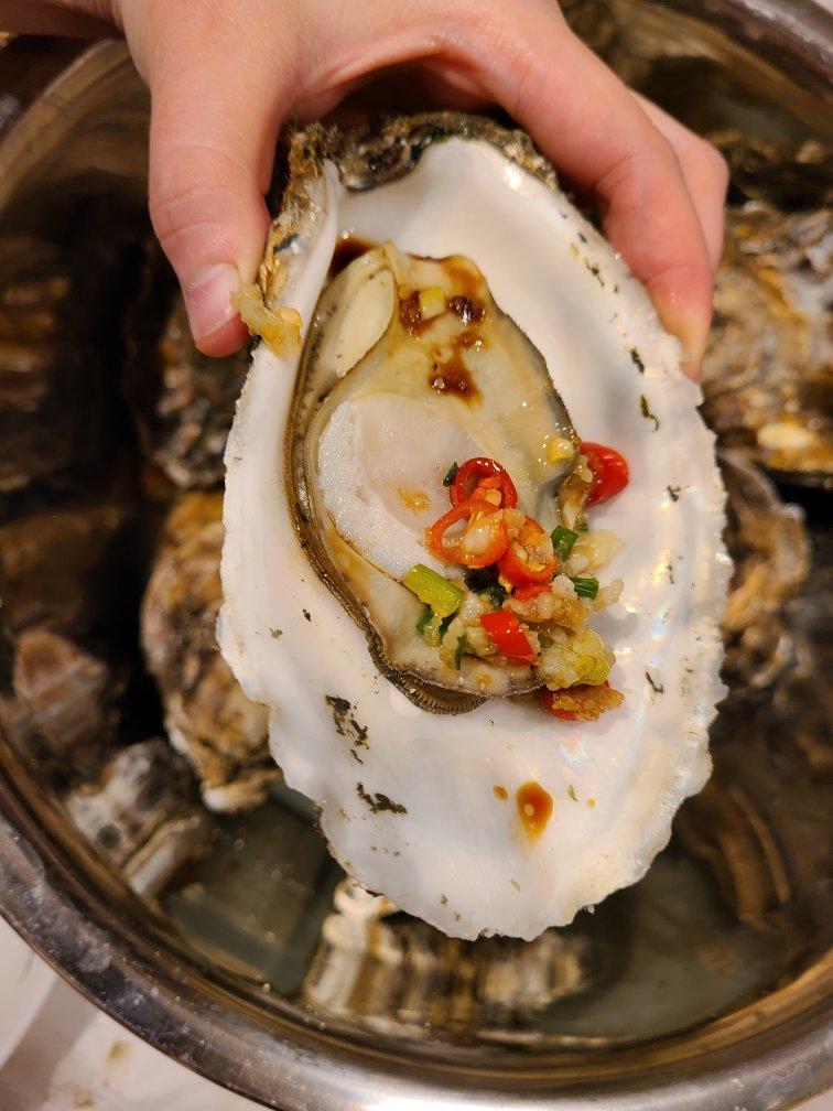 半熟知识做的蒜蓉烤生蚝