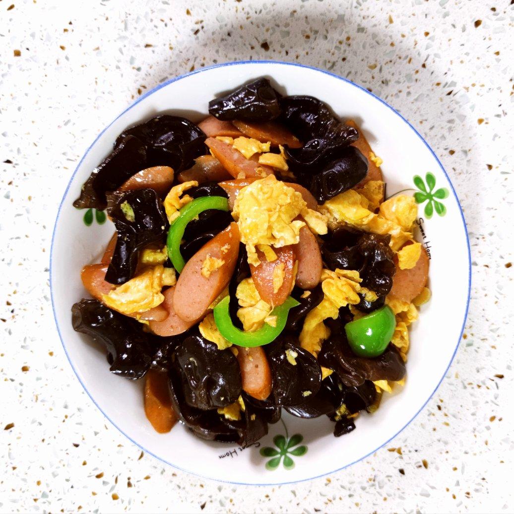 黑木耳青椒炒鸡蛋（营养又下饭）