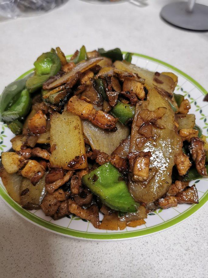 五花肉干煎土豆