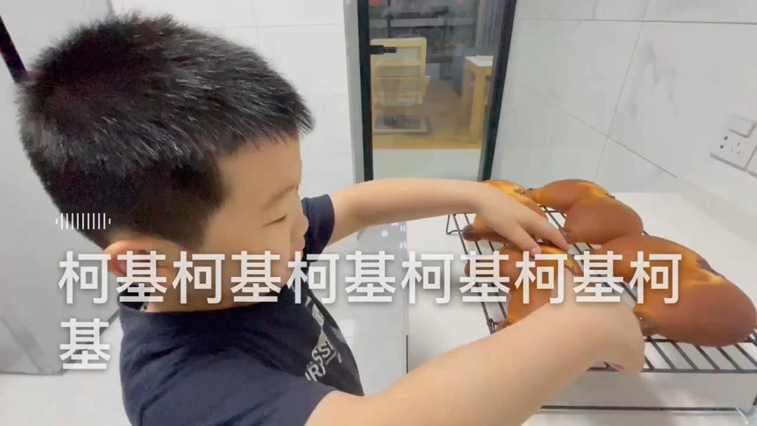 可爱力爆表的柯基屁屁面包，巧克力奶油是灵魂，安排！