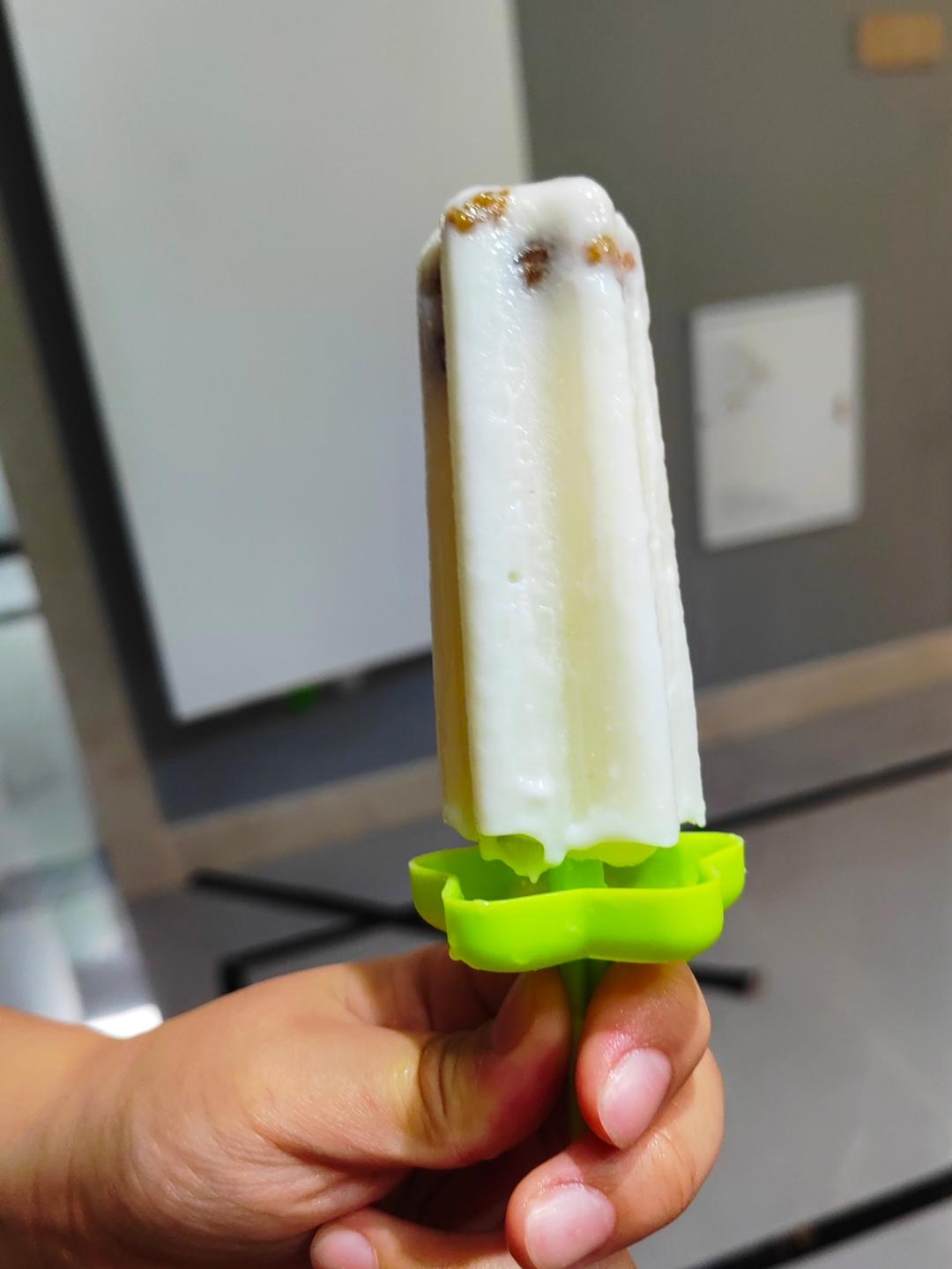 牛奶葡萄干雪糕