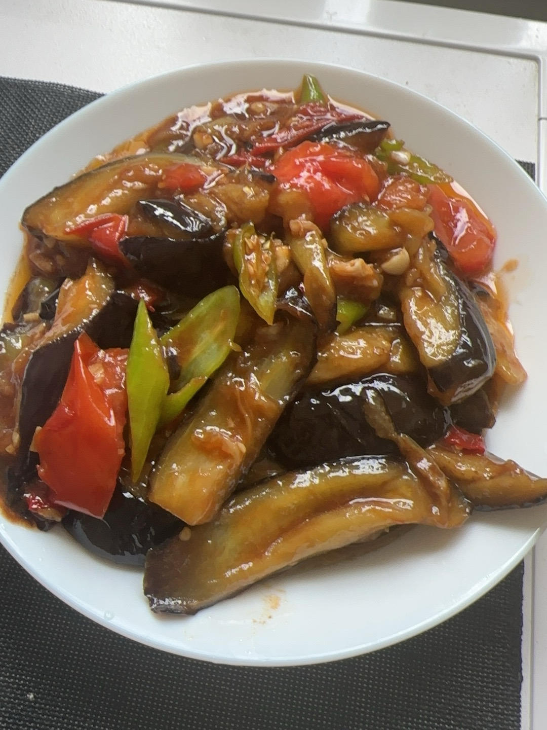 红烧茄子（佐西红柿尖椒）