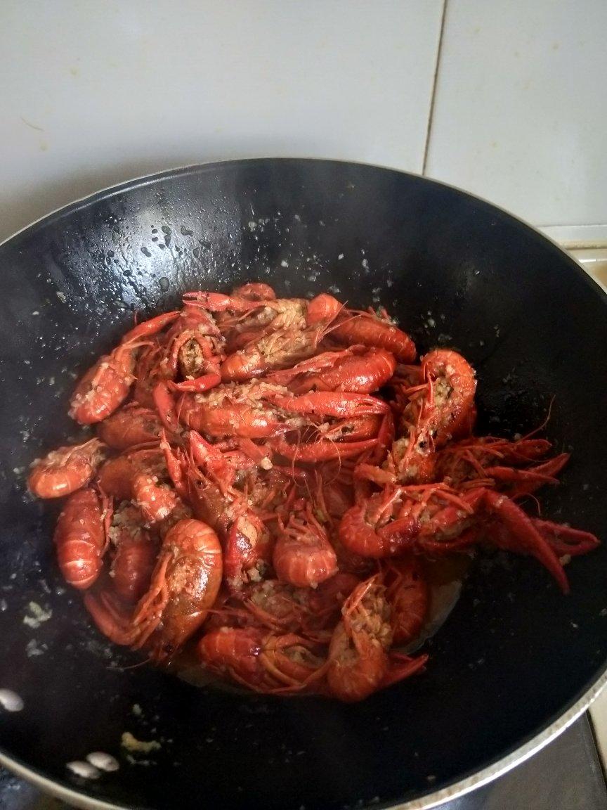 正宗淮安人的蒜泥龙虾（做菜的关键在于细节，超详细步骤）