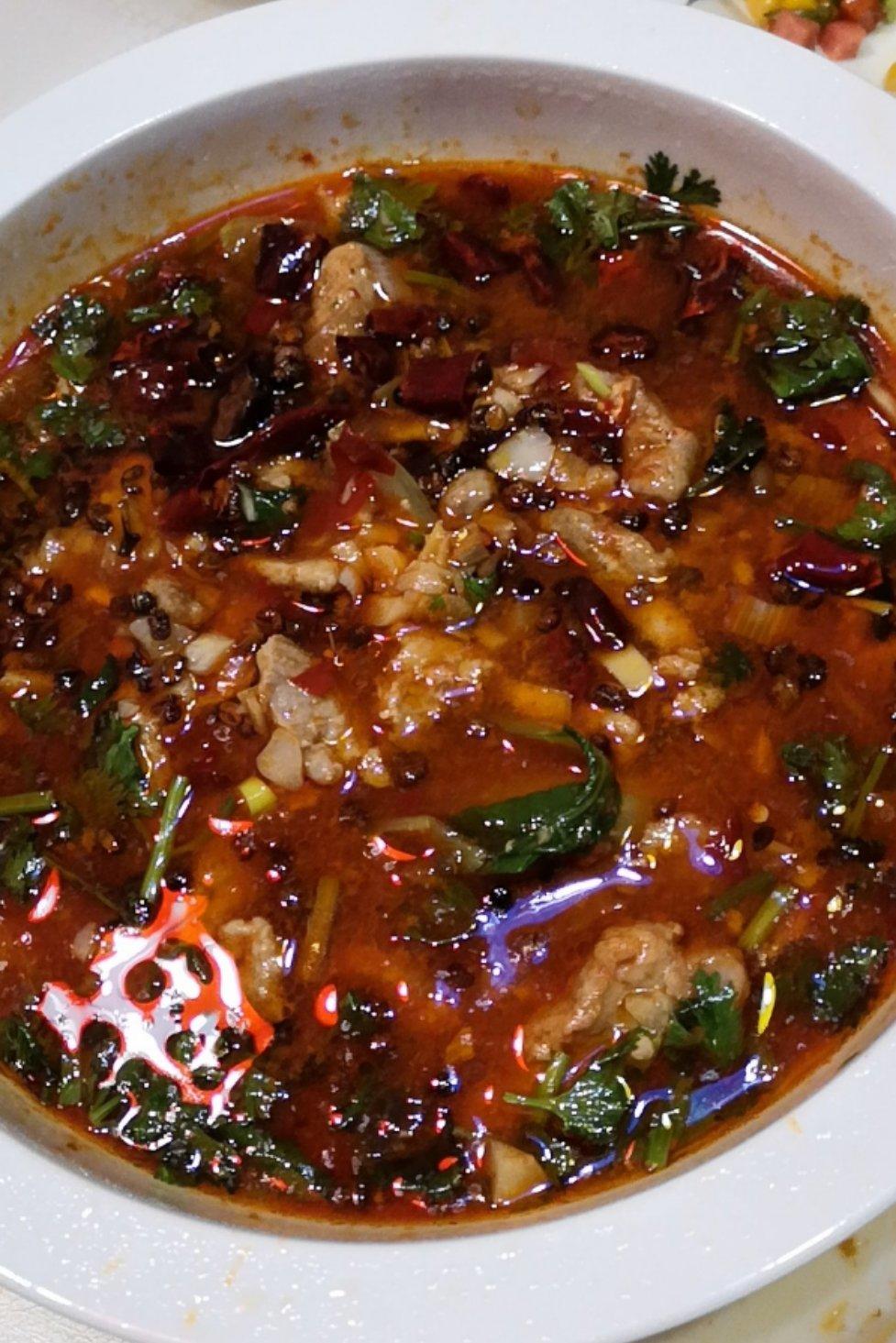 厨师长教你：“水煮肉片”的正宗做法，这味道真的很四川