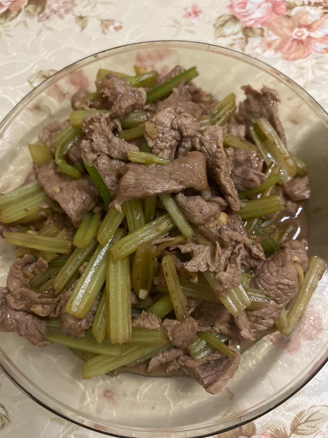 下饭神器又来了，试试这道芹菜炒牛肉！！