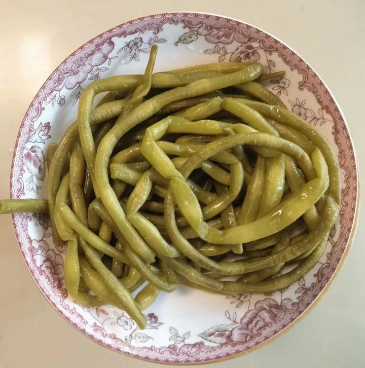 简单易做上手快，自制美味下饭酸豇豆