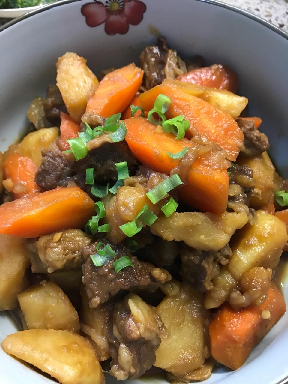 家常菜 土豆炖牛肉 末小刺做的土豆炖牛肉 末小刺