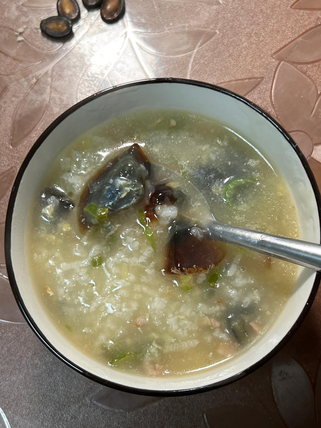妈妈👩教我做的皮蛋瘦肉粥🥣简单快捷美味😋