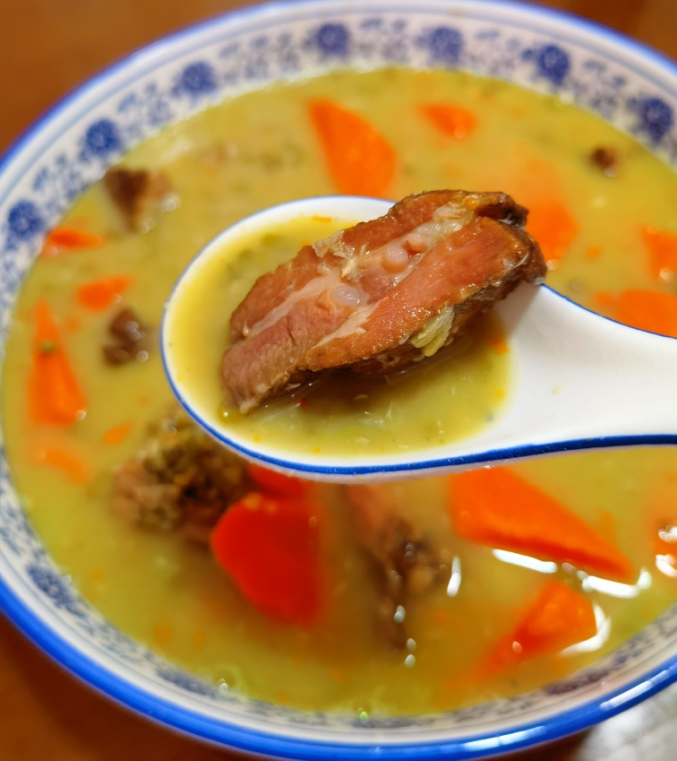 腊排骨绿豆汤的做法