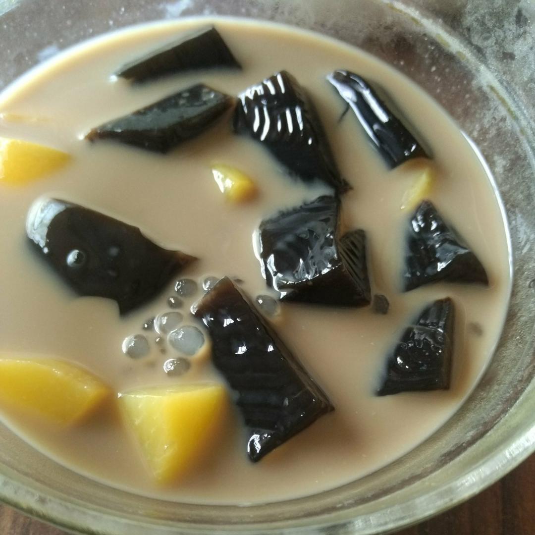 牛奶西米龟苓膏