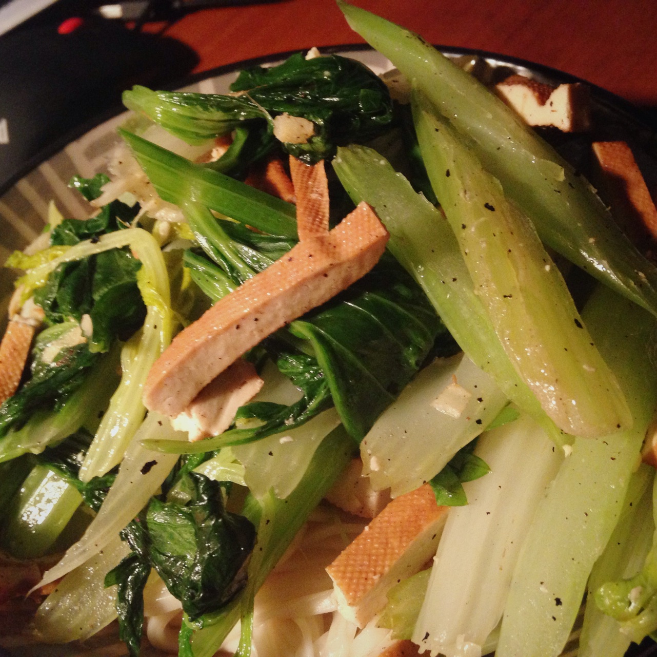 小芹菜炒香干