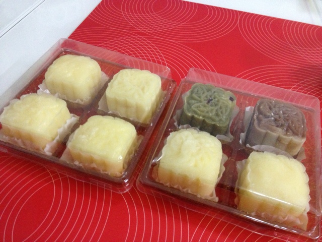 椰香芝士奶黄冰皮月饼