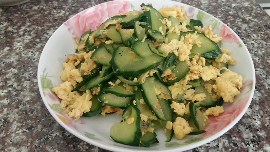 黄瓜炒鸡蛋