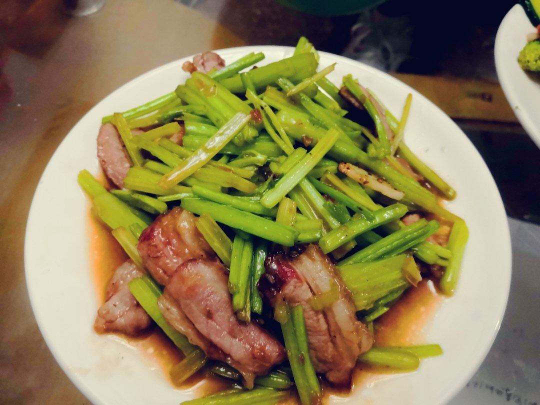 芹菜炒肉