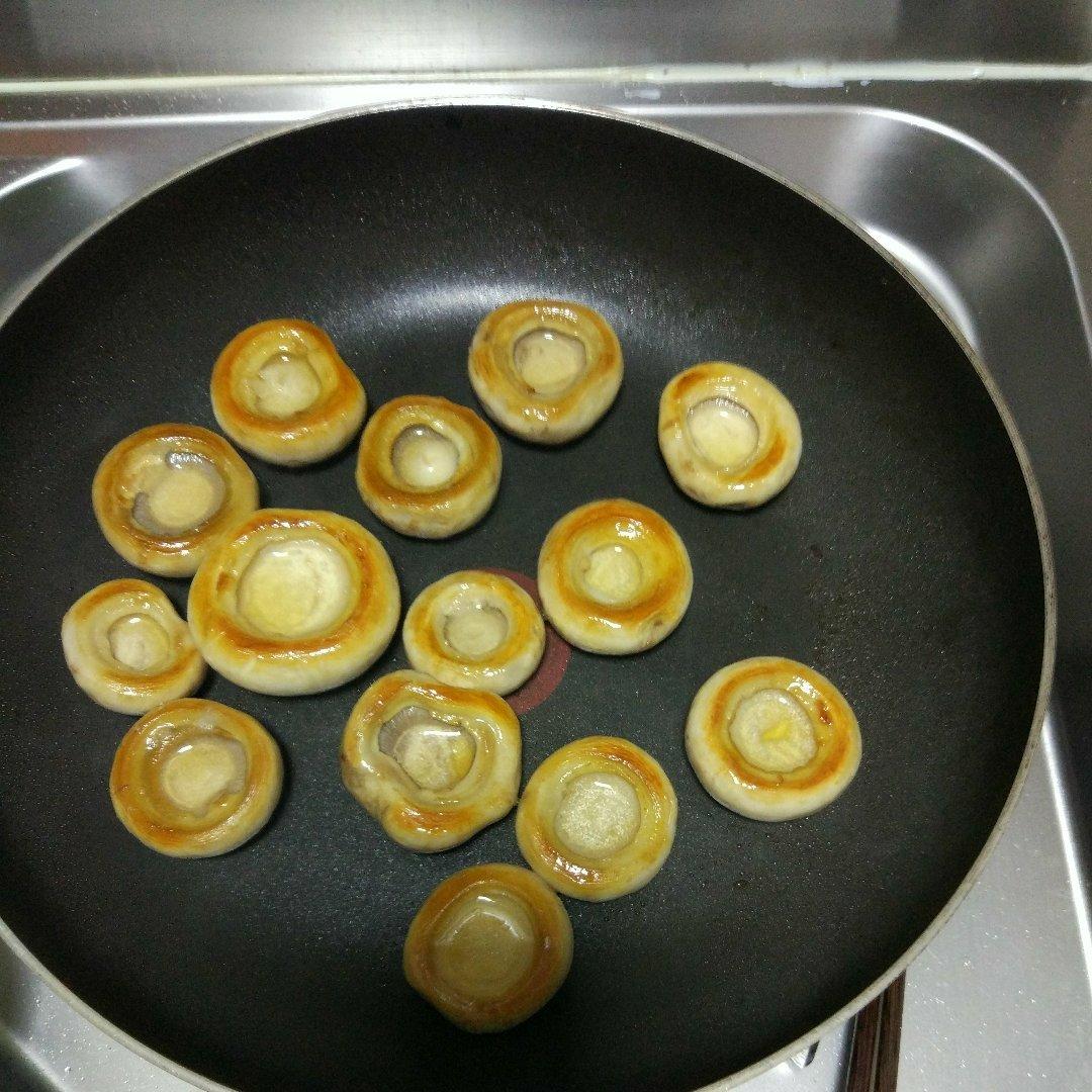 保留最原始鲜味儿的煎口蘑