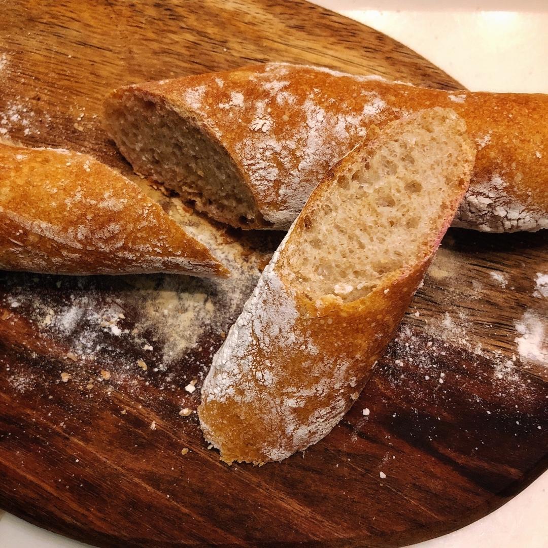 香脆健康的全麦法棍Whole Wheat Baguette