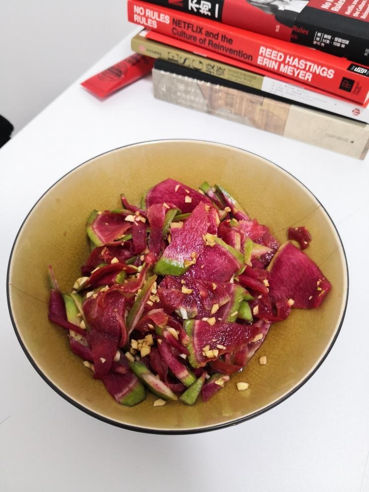 朴实的凉拌心里美