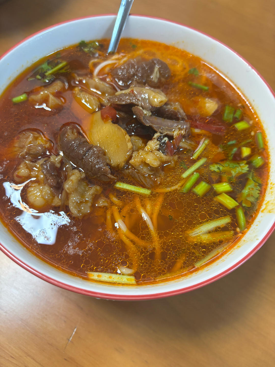 超简单的红烧牛肉面（和外面卖的真的一模一样的味道）