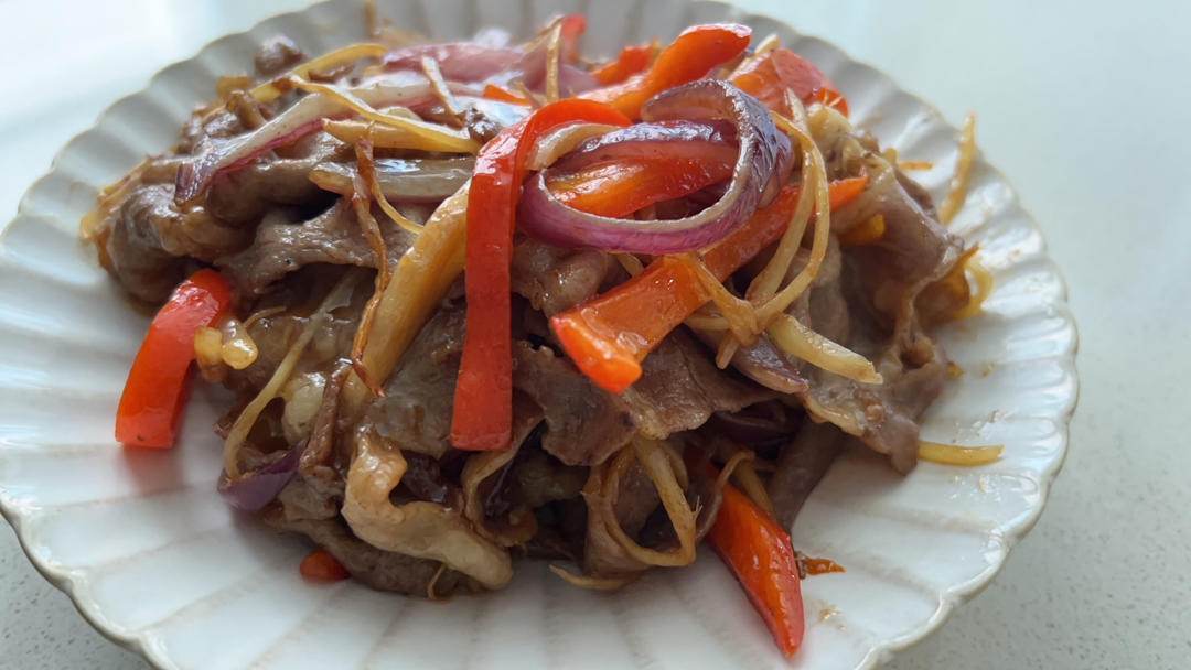 子姜洋葱炒牛肉卷