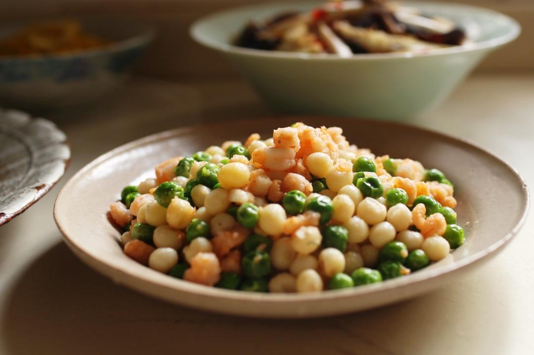 芦笋虾仁炒鸡头米