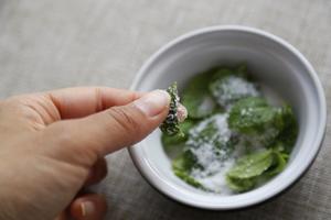 【原麦早餐】葡萄软欧：西葫芦金枪鱼佐香蒜酱+薄荷荔枝的做法 步骤8