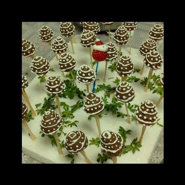 巧克力草莓棒棒糖的做法