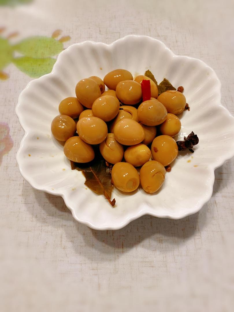 乡巴佬卤鹌鹑蛋